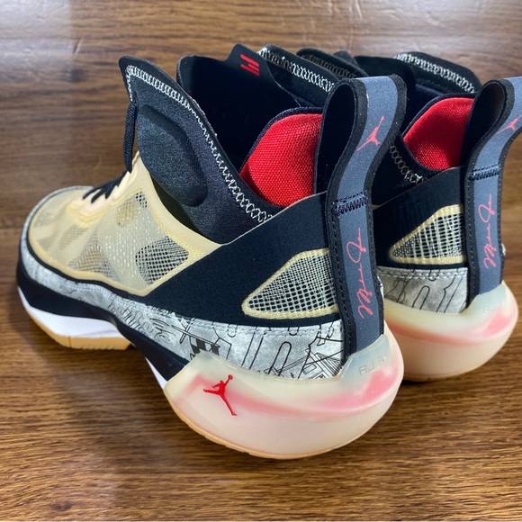 Nike Air Jordan XXXVII 37 - Jayson Tatum PE - Tattoos - DZ0812-200 - Picture 4 of 13